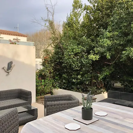 Maison 3 Chambres, Parking, Jardin, Climatisation 別荘 アルル