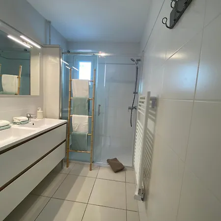 Maison 3 Chambres, Parking, Jardin, Climatisation * アルル